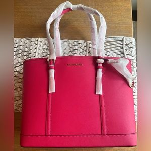 Michael Kors Jet set Saffiano Leather Large tote, electric Pink